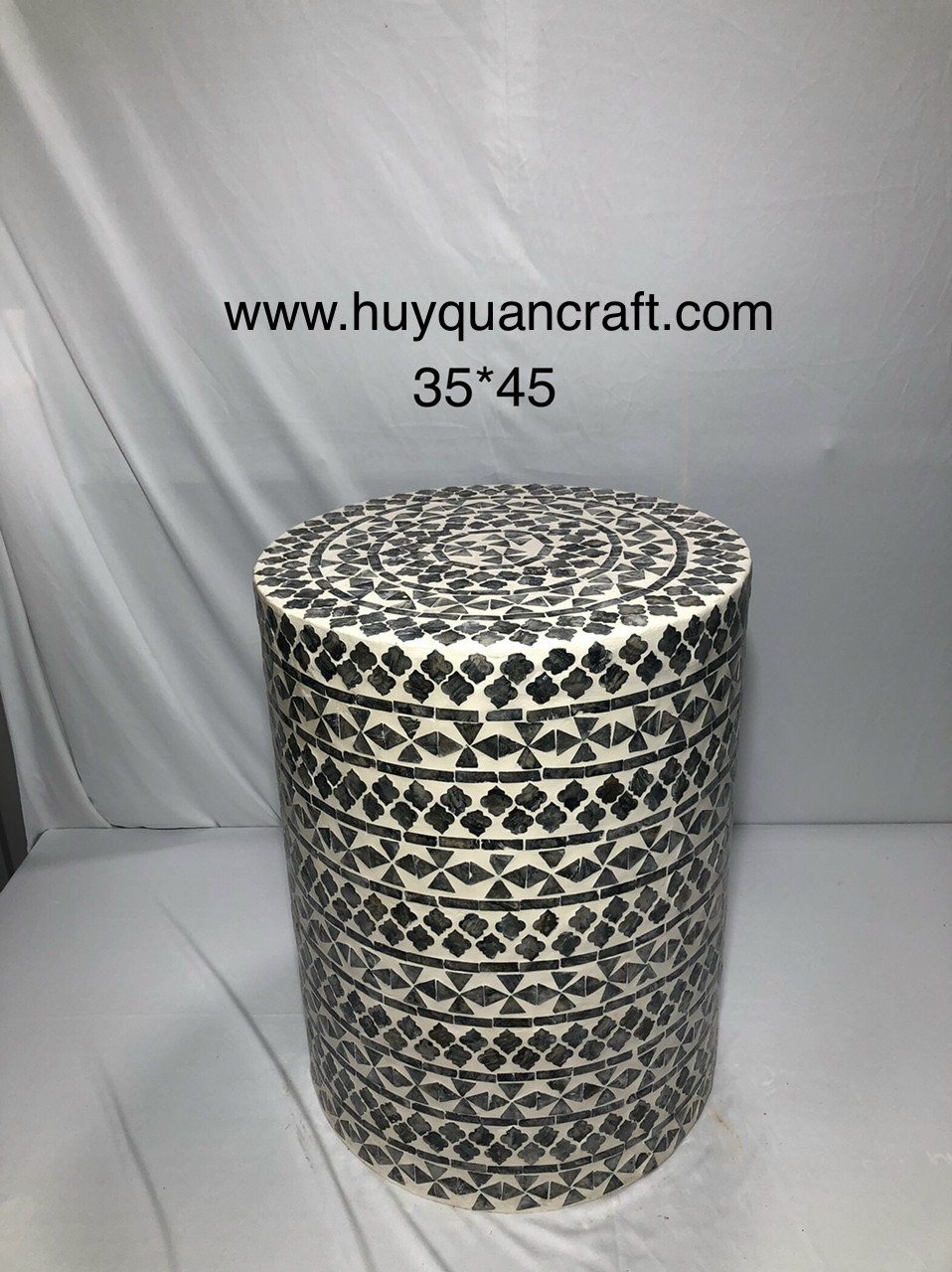 HQ12518 Mother of pearl lacquer stool